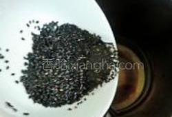 花生黑芝麻豆浆的做法,花生黑芝麻豆浆自制秘籍